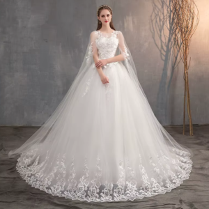 Robe de Mariée avec Longue Casquette en Dentelle Brodée Princesse Grande Taille